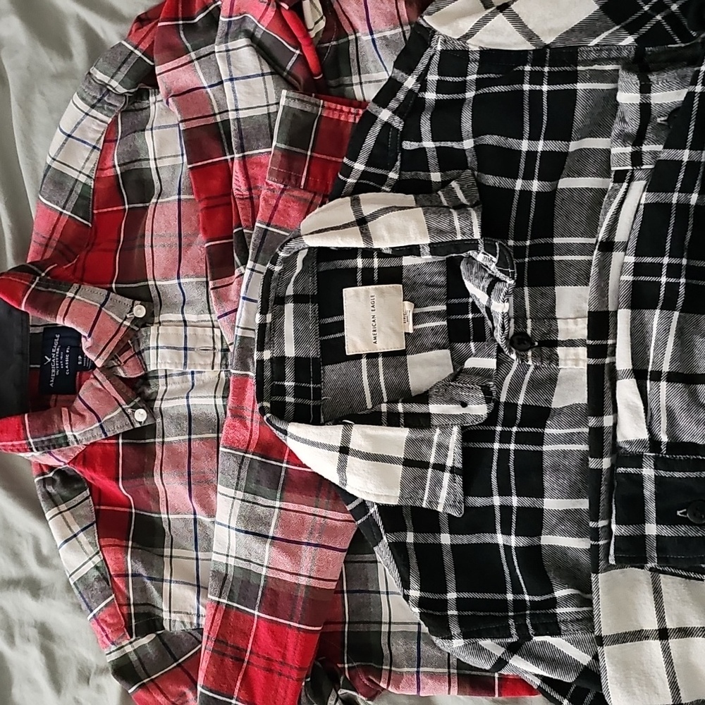 American Eagle (2) Flannel Shirts Mens Size Small EUC Long Sleeve Classic Fit - Picture 6 of 6
